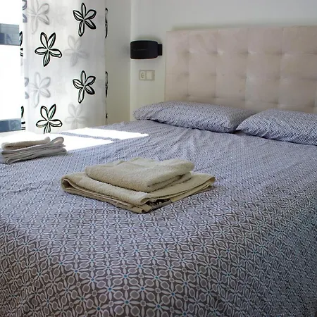 Luxury Gemelos 26 *